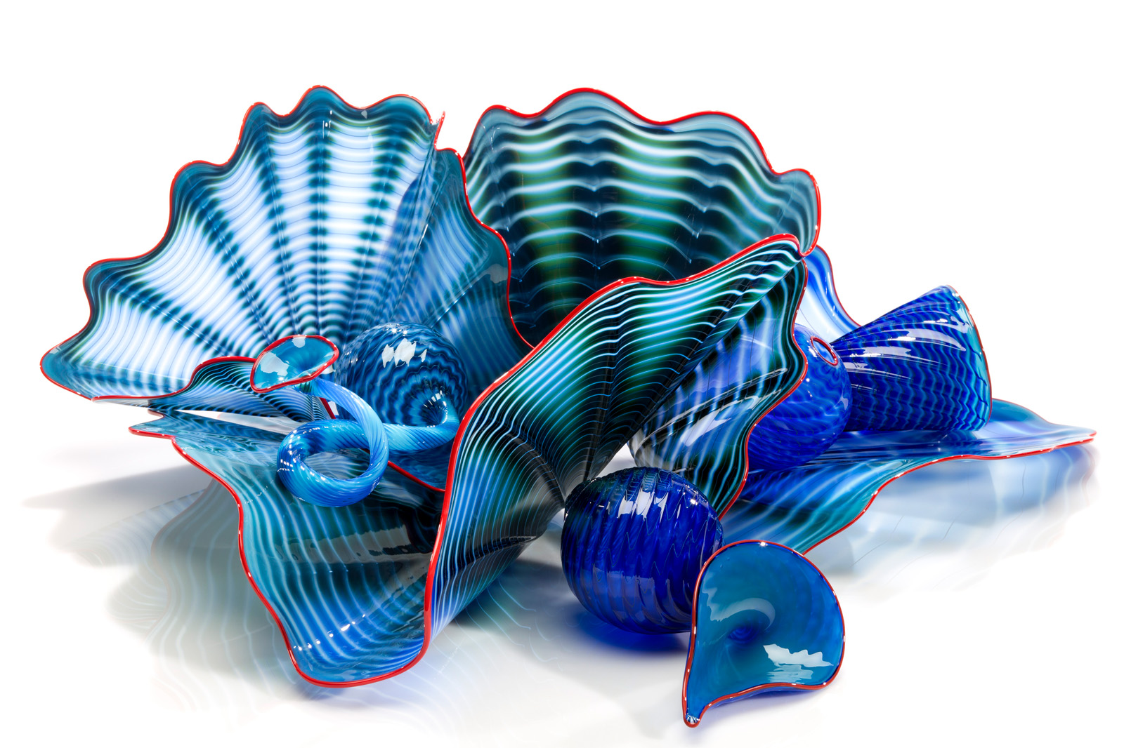 Niagara Blue Persian Set with Carmine Lip Wraps, 2016 by Dale Chihuly