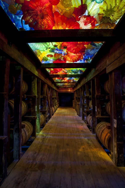 https://www.chihuly.com/sites/default/files/images/section/MakersMark_PergolaCeiling_0004_TR%20%282%29.jpeg